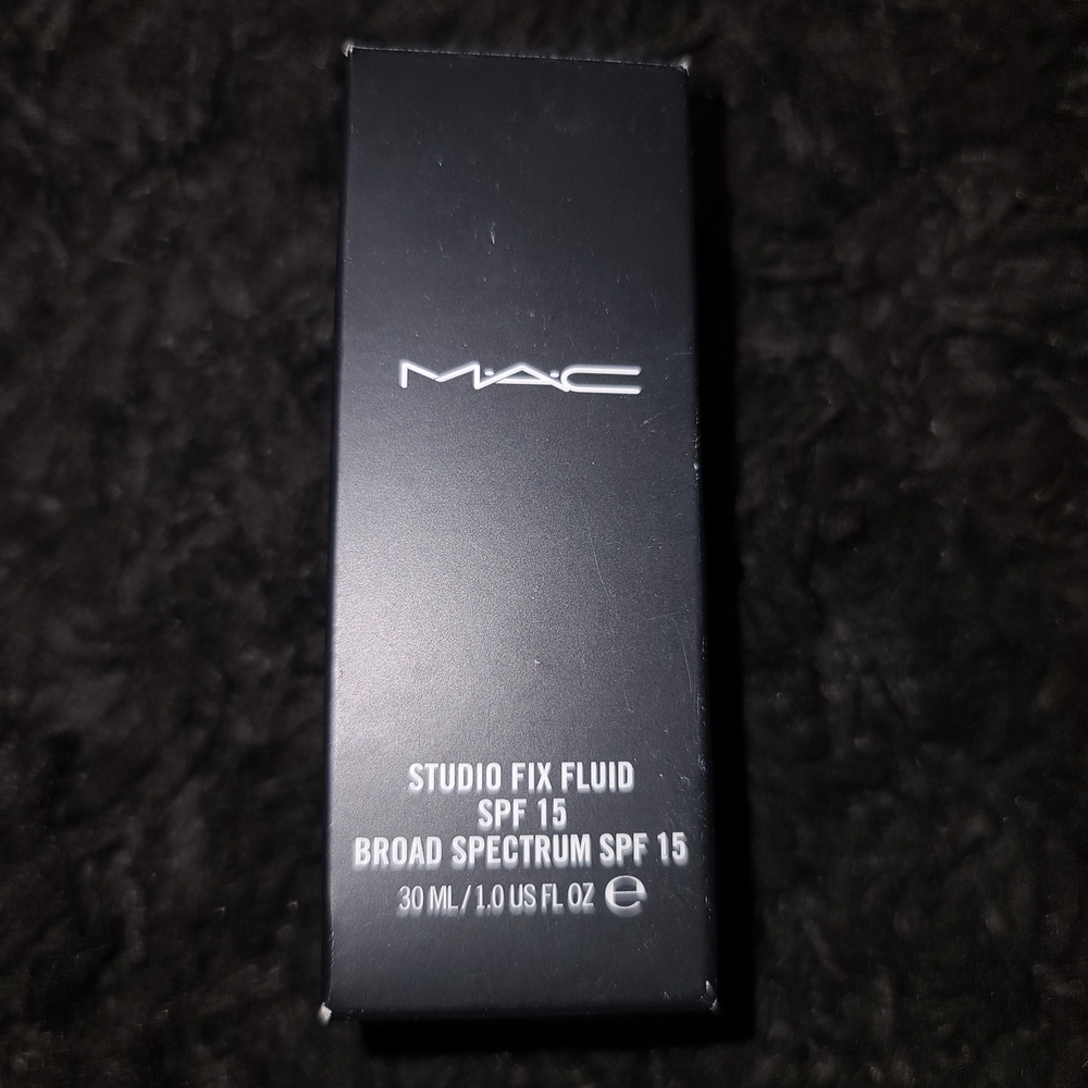 MAC Cosmetics Studio Fix Fluid Foundation SPF 15